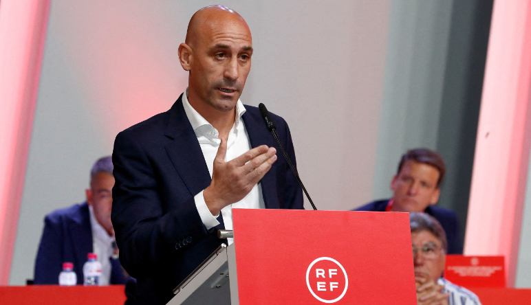Luis de la Fuente apologizes for supporting Luis Rubiales – “I faced deserved criticism.”