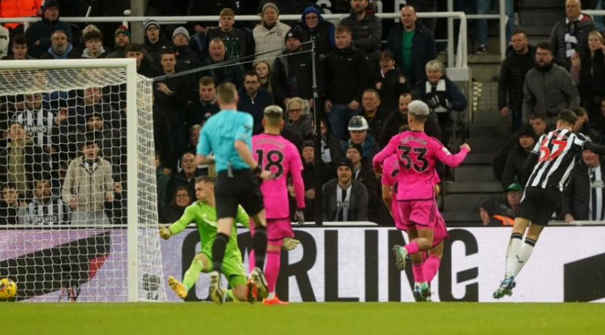 Newcastle 3-0 Fulham: Marco Silva says referee Sam Barrott could not handle the pressure